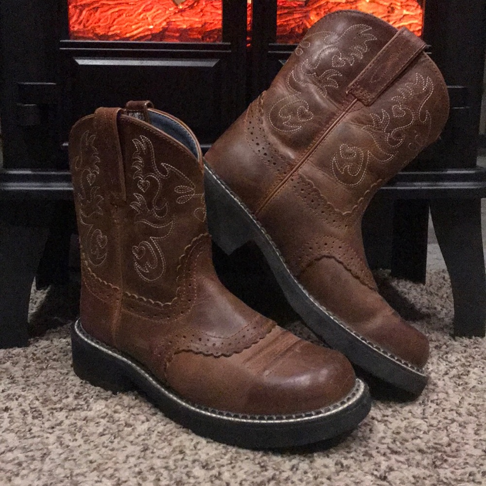 Ariat Women's Fatbaby Scalloped 8"